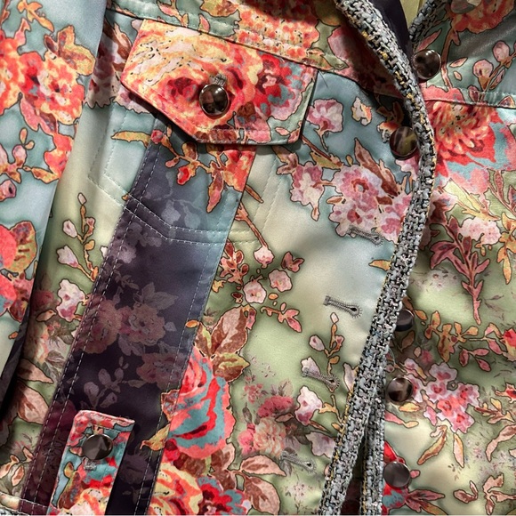 Satin Women's Floral Jean Jacket with Tweed Details Size 4 - Picture 2 of 5